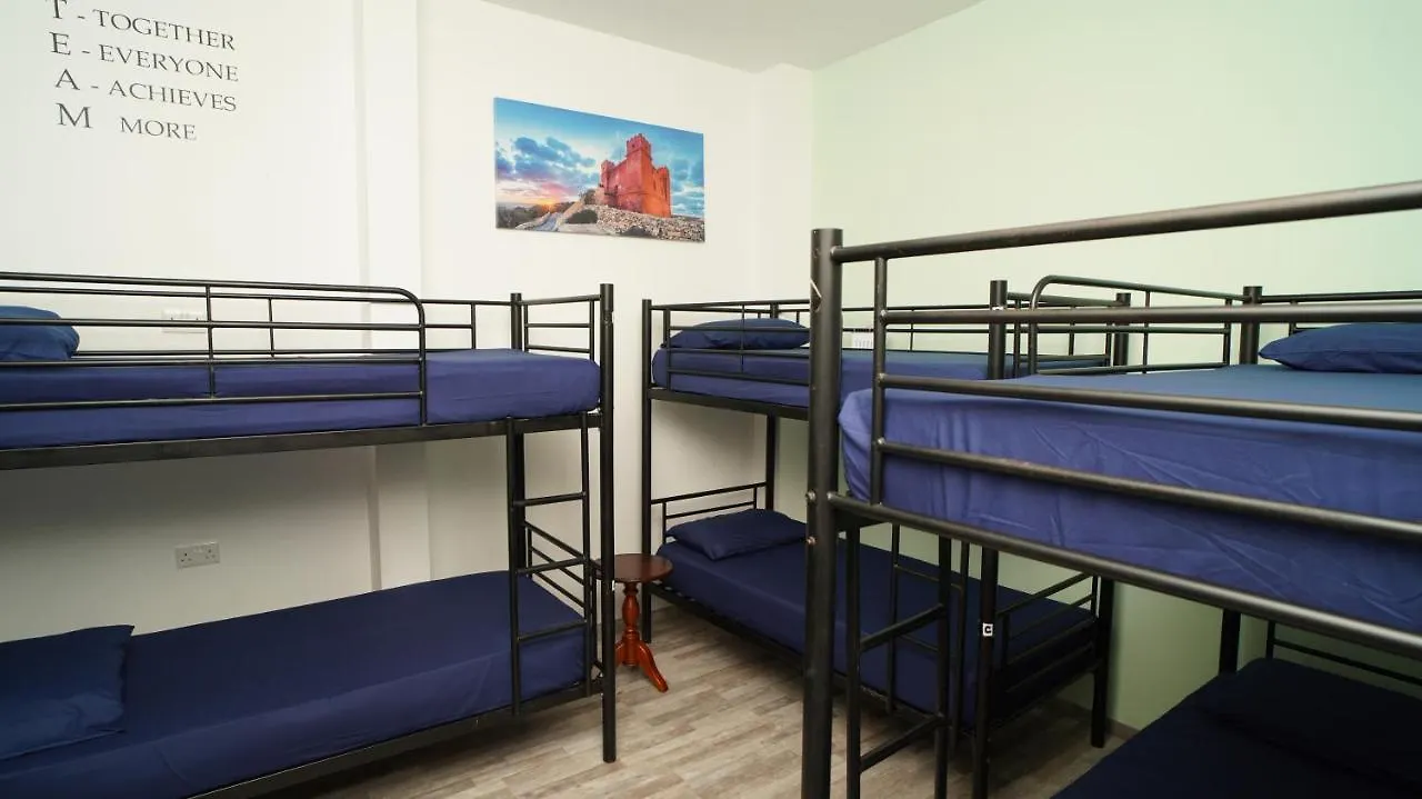 Bookarest Hostel Malta San Ġiljan