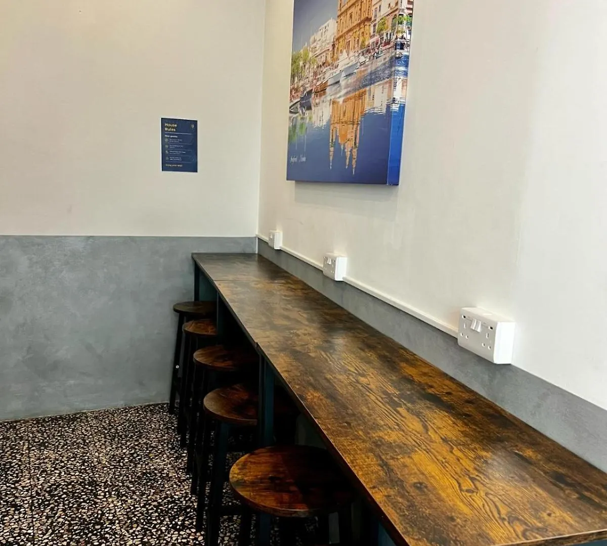 Bookarest Hostel Malta San Ġiljan